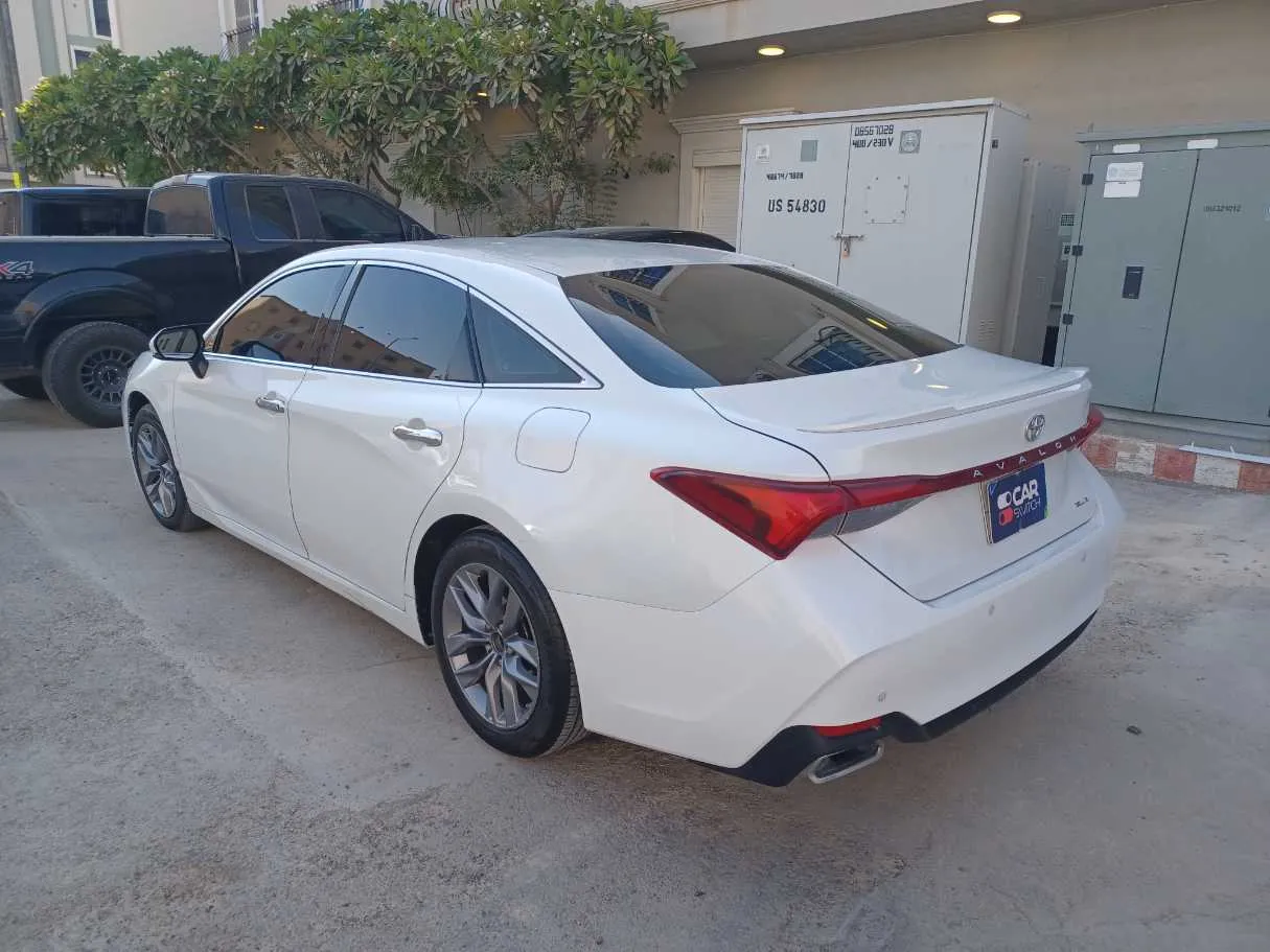 Car image 7