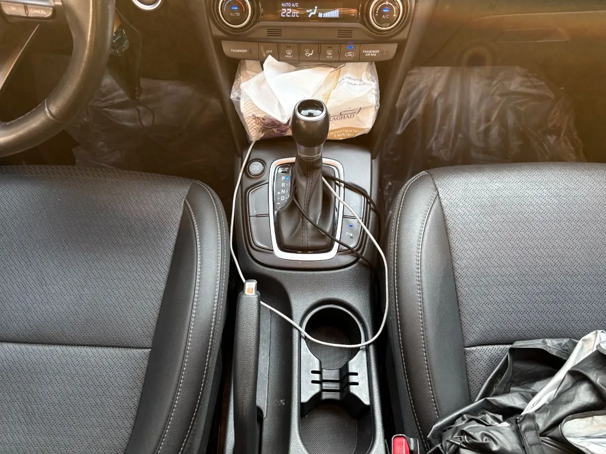 Car image 19