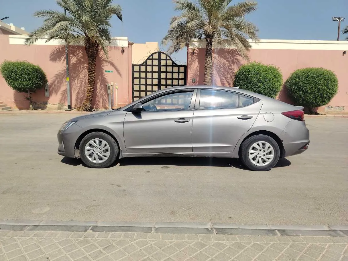 Car image 8