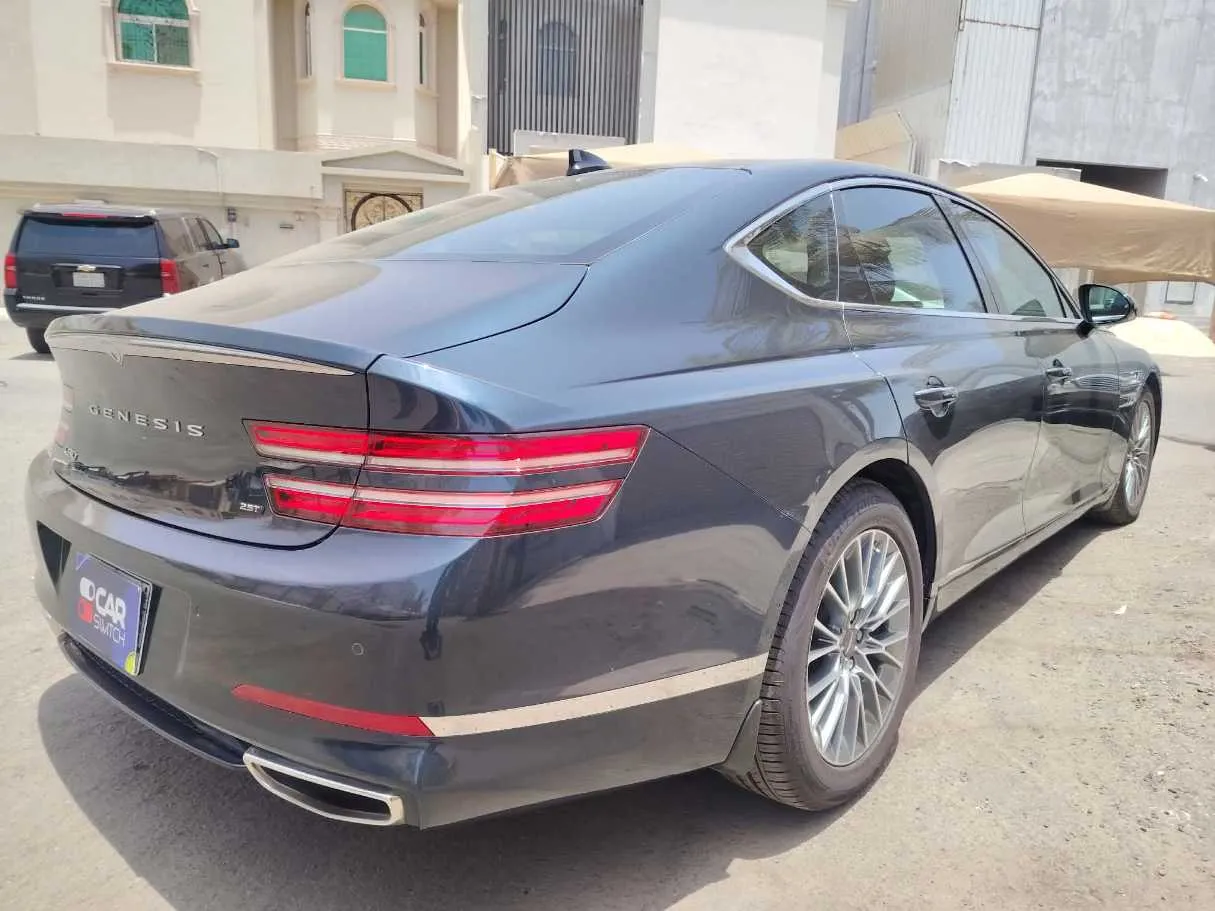 Car image 5