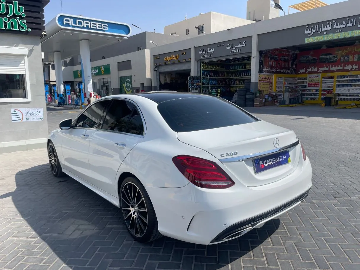 Car image 7