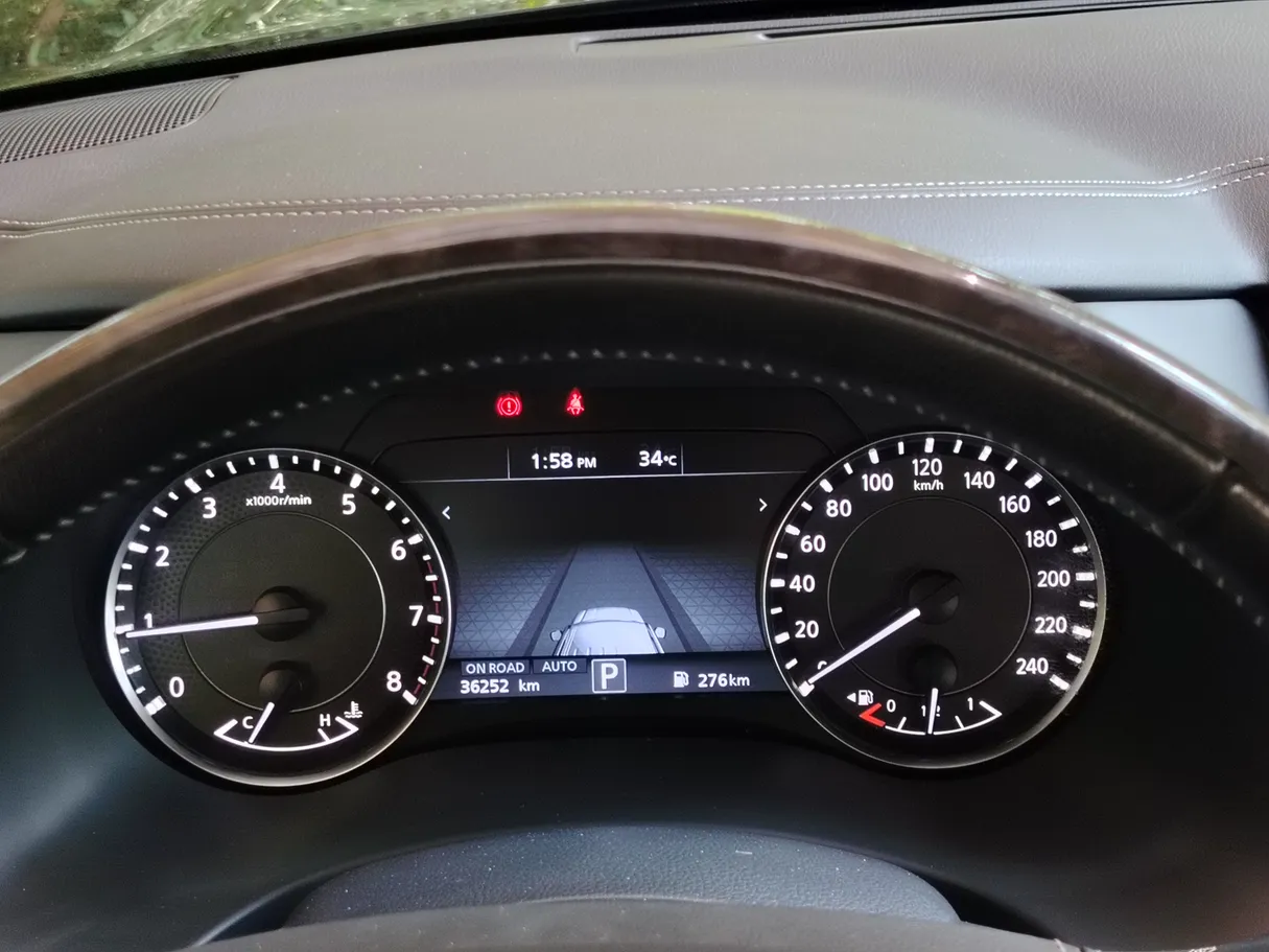Car image 26