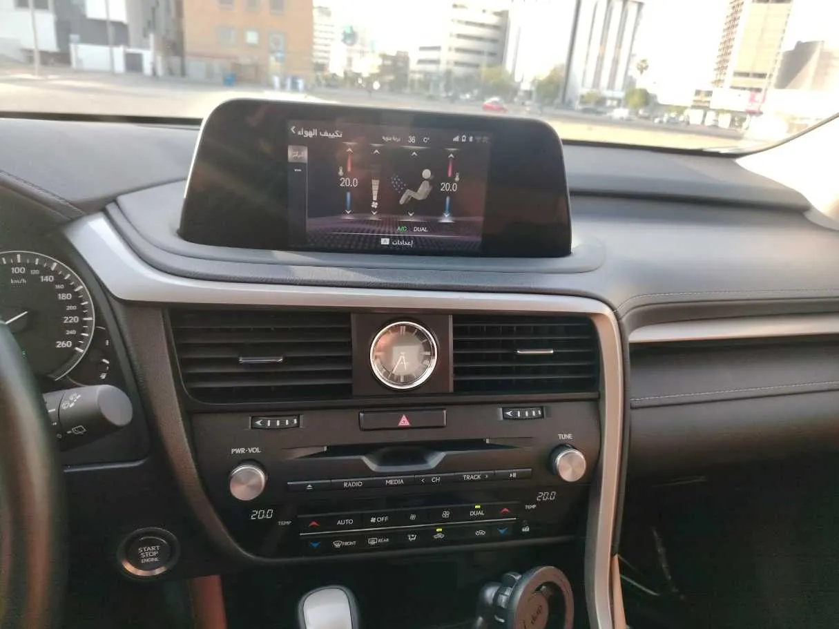 Car image 24