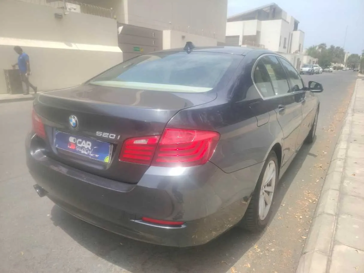 Car image 5