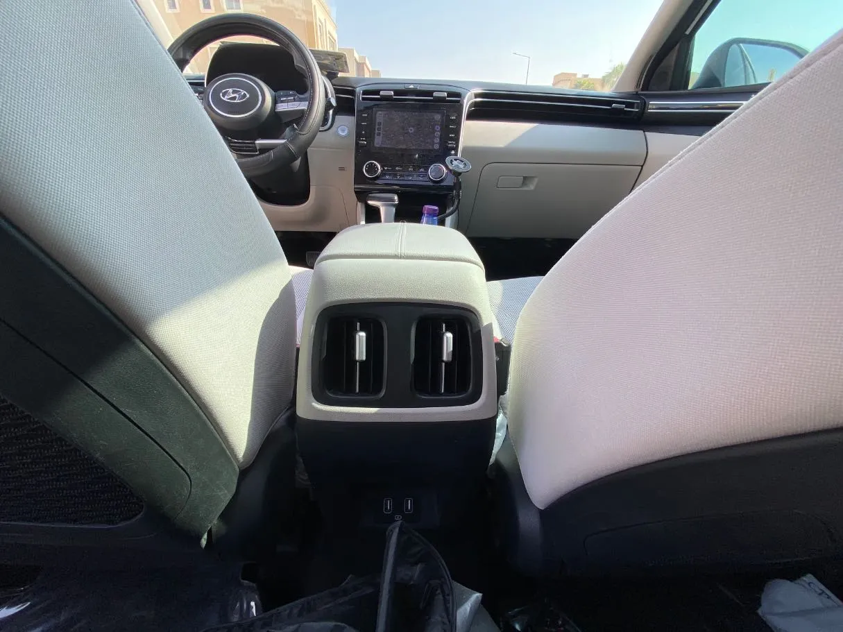 Car image 28