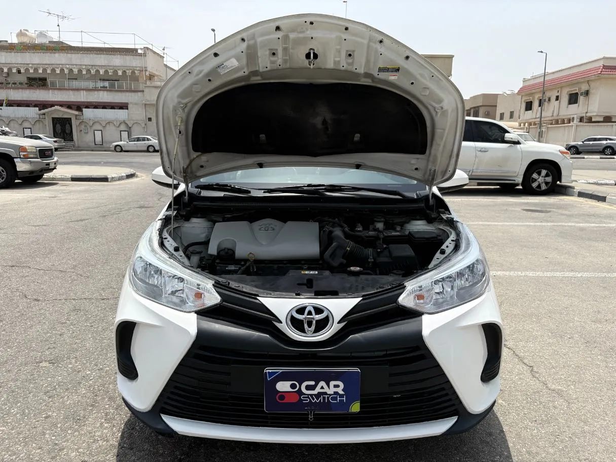 Car image 26