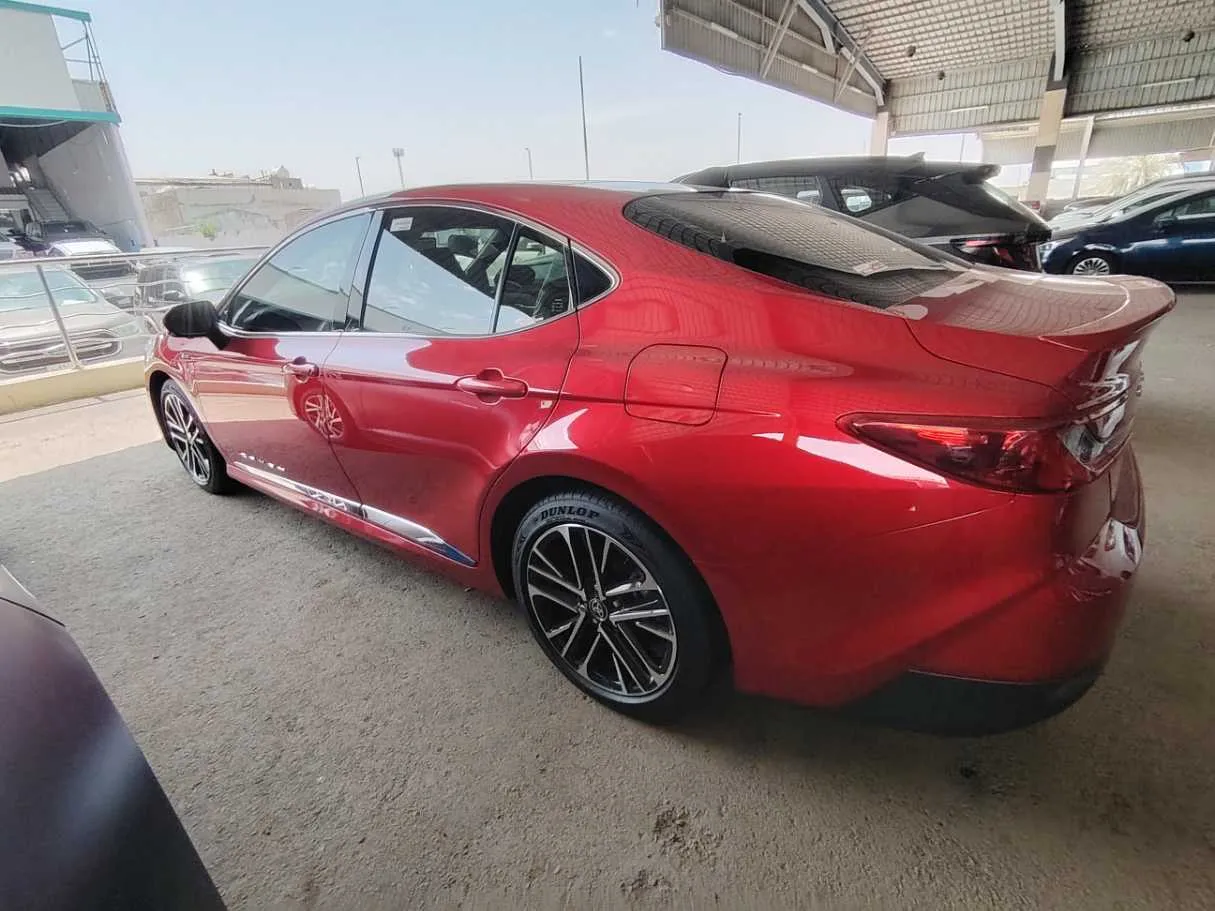 Car image 8