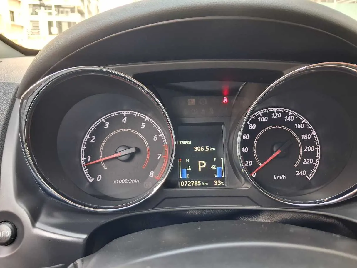Car image 19