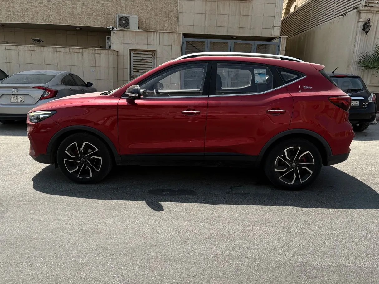 Car image 8