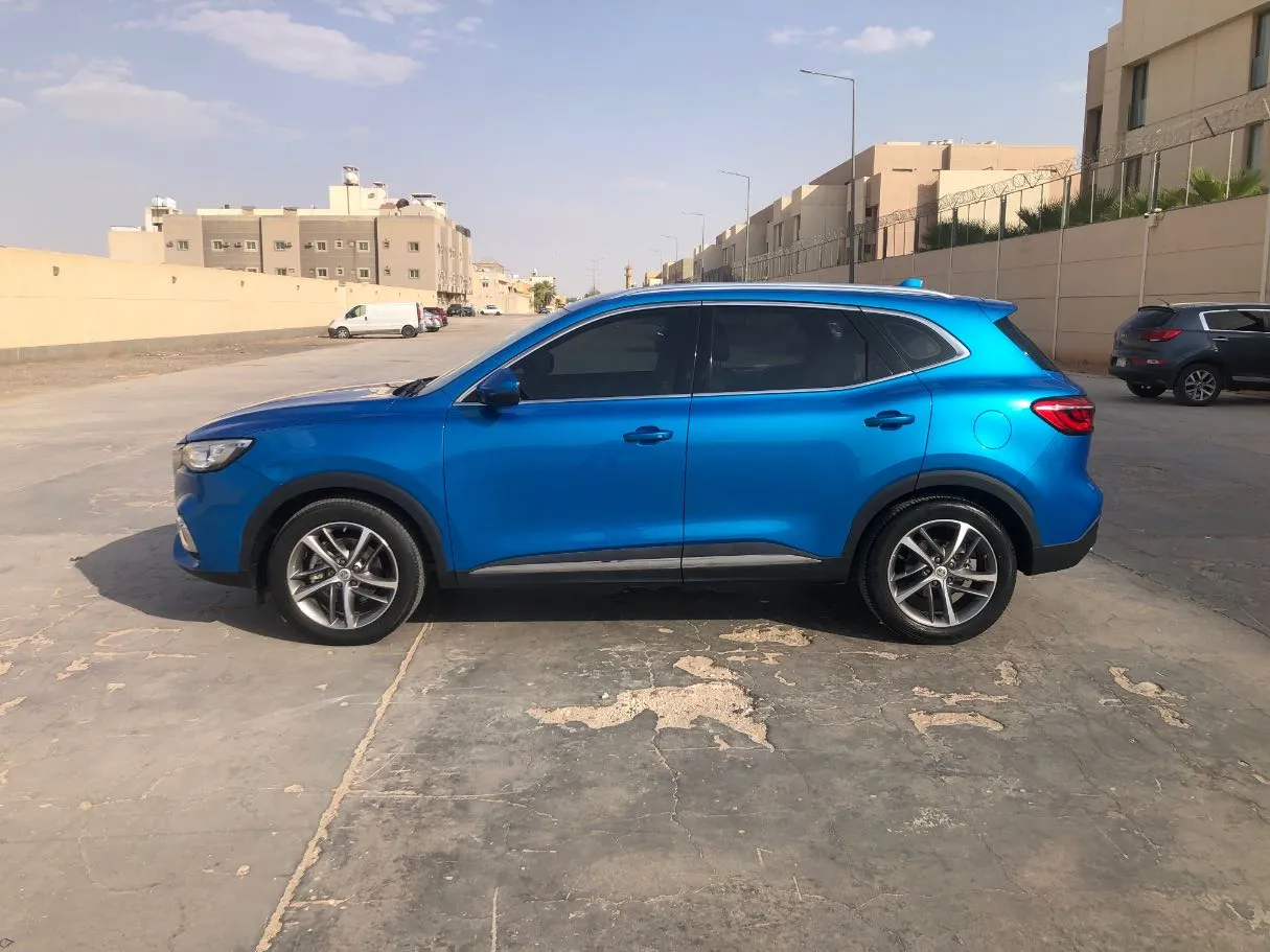 Car image 8
