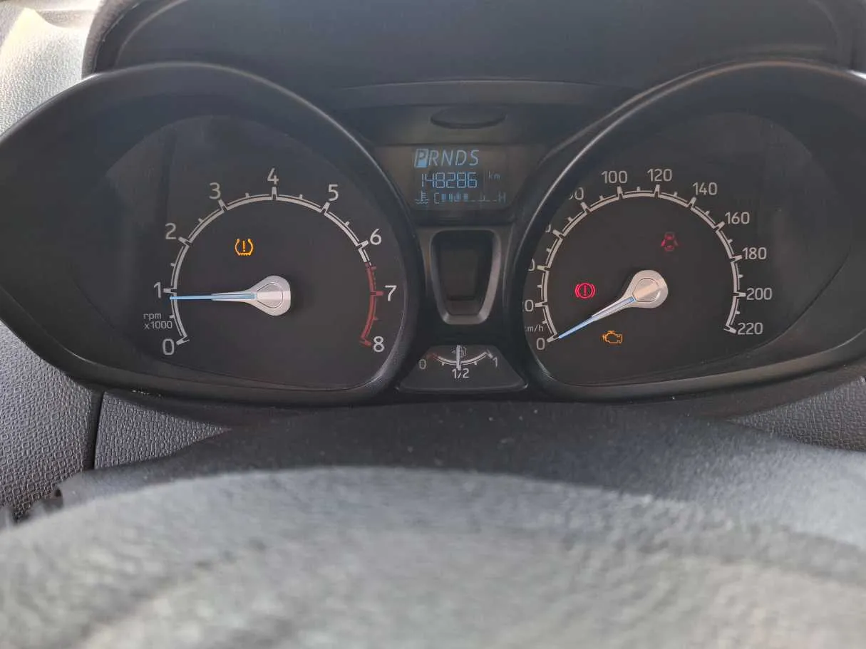Car image 18