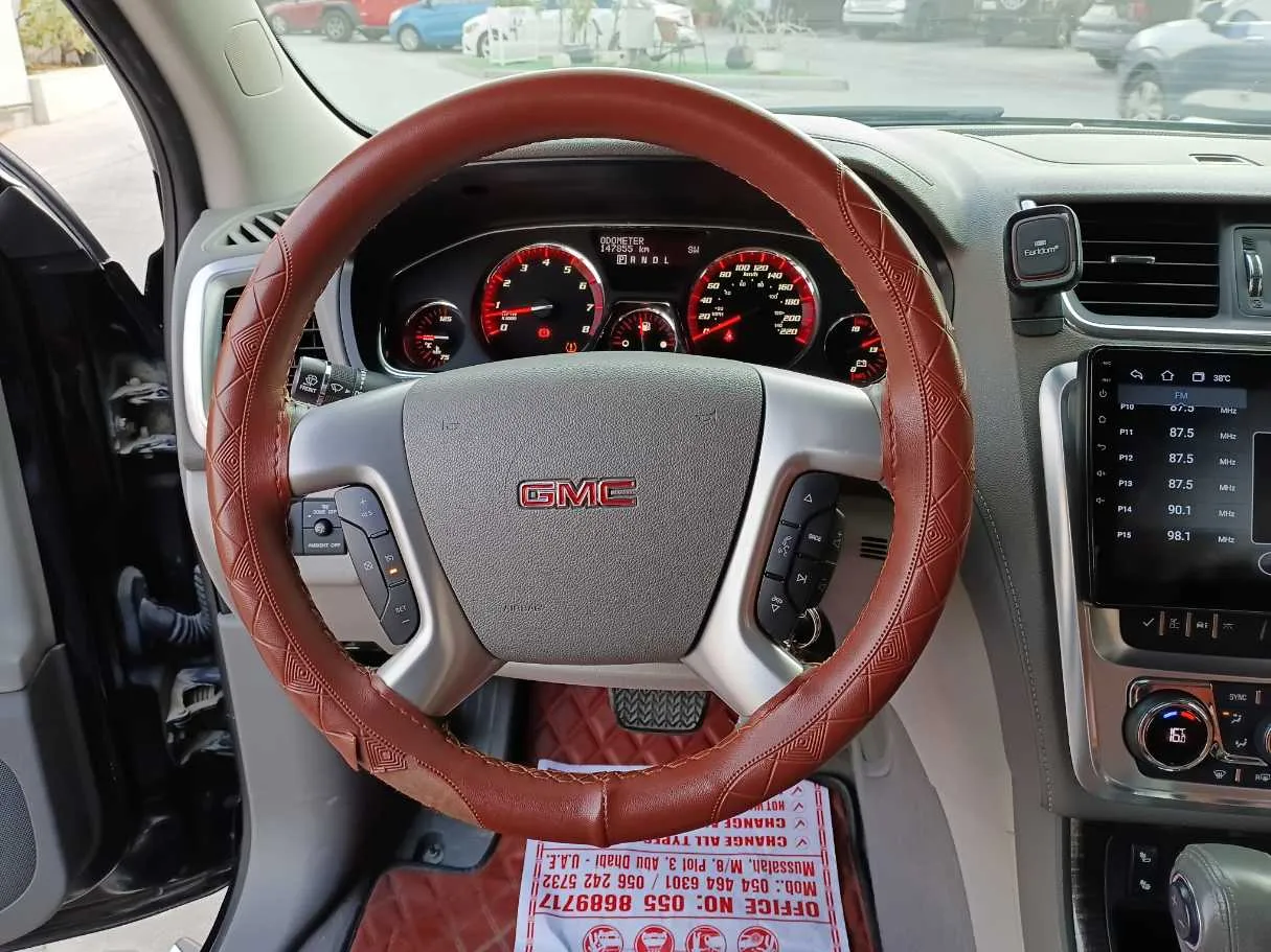 Car image 17