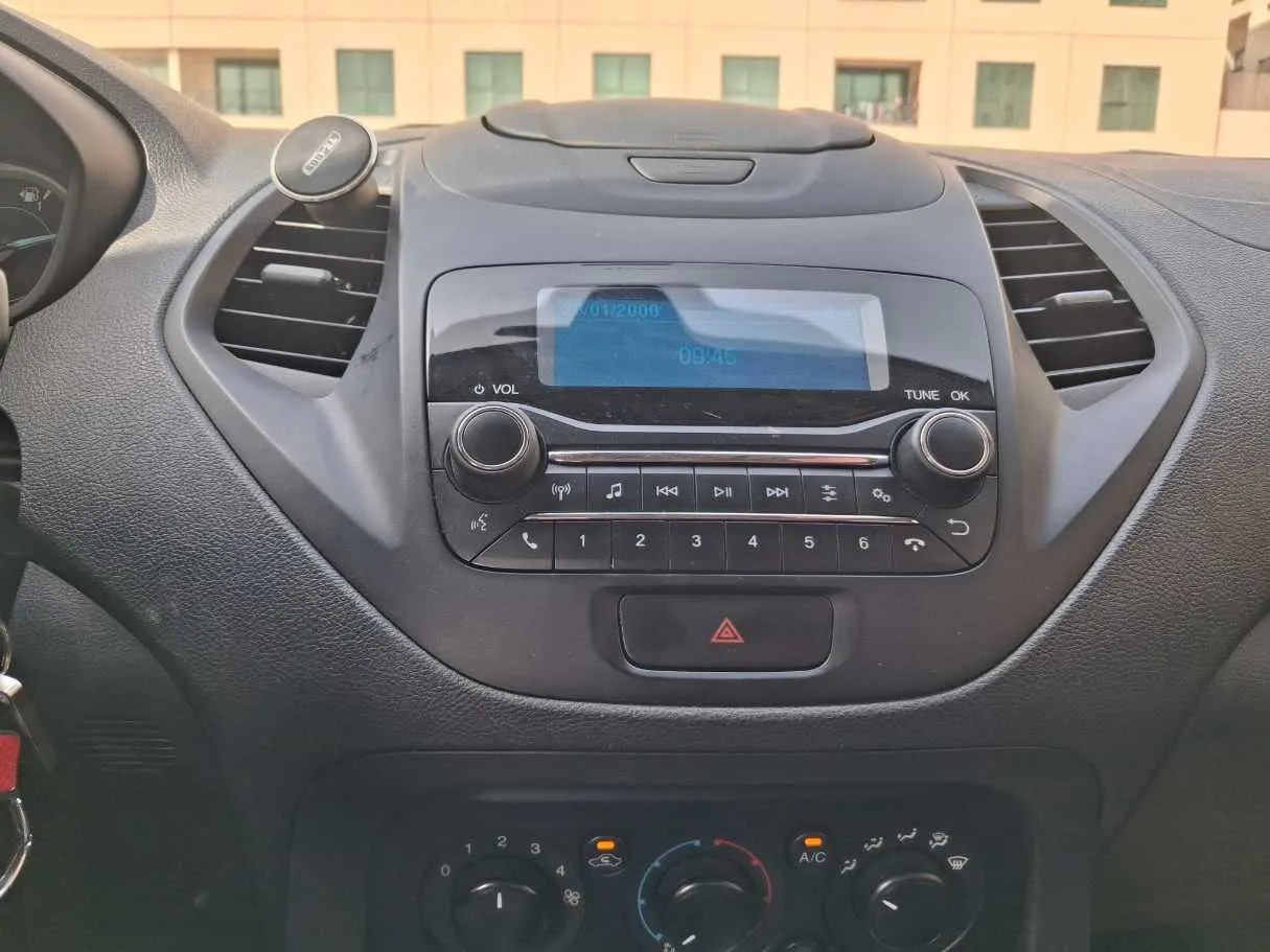 Car image 16