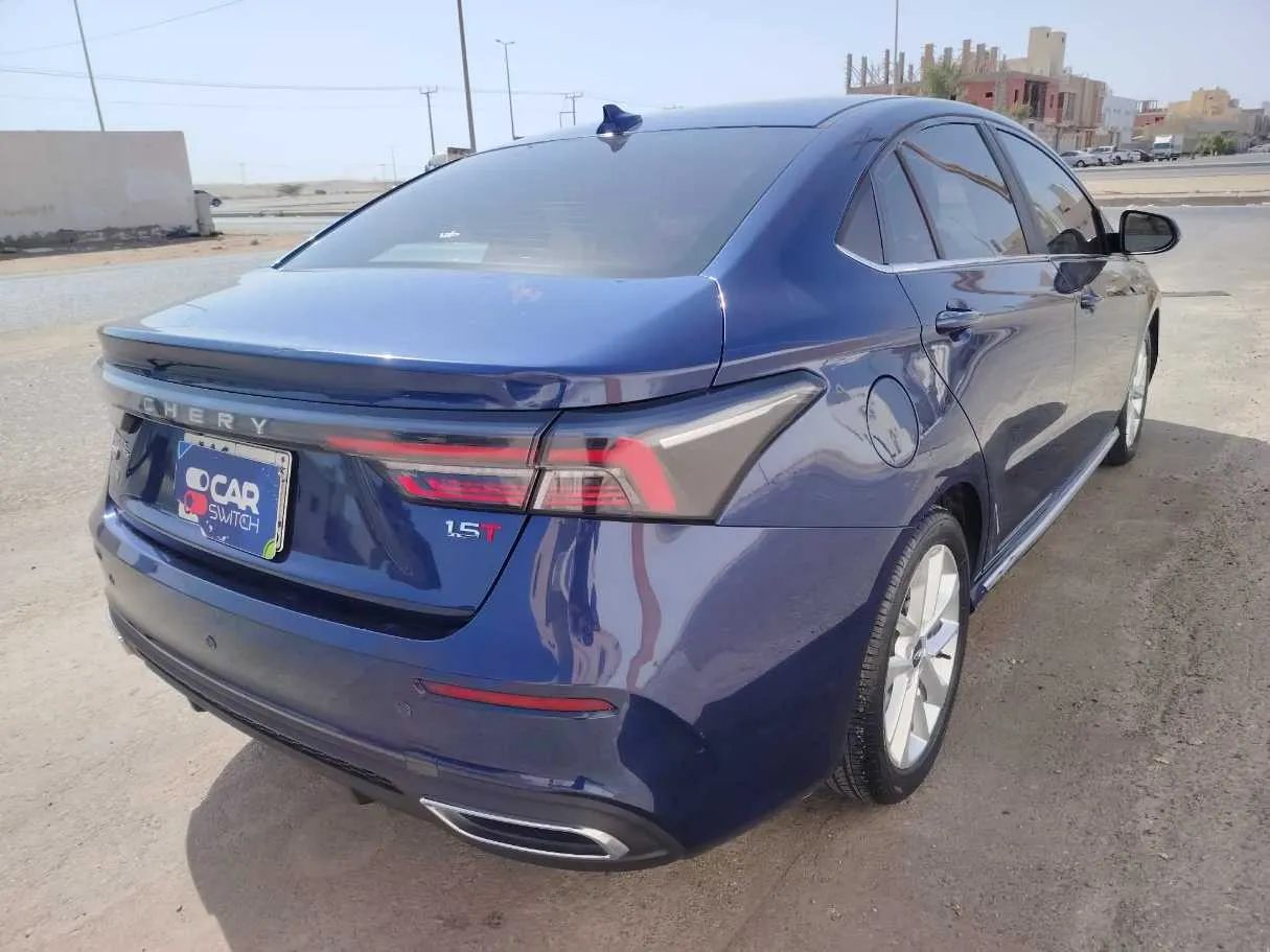 Car image 5