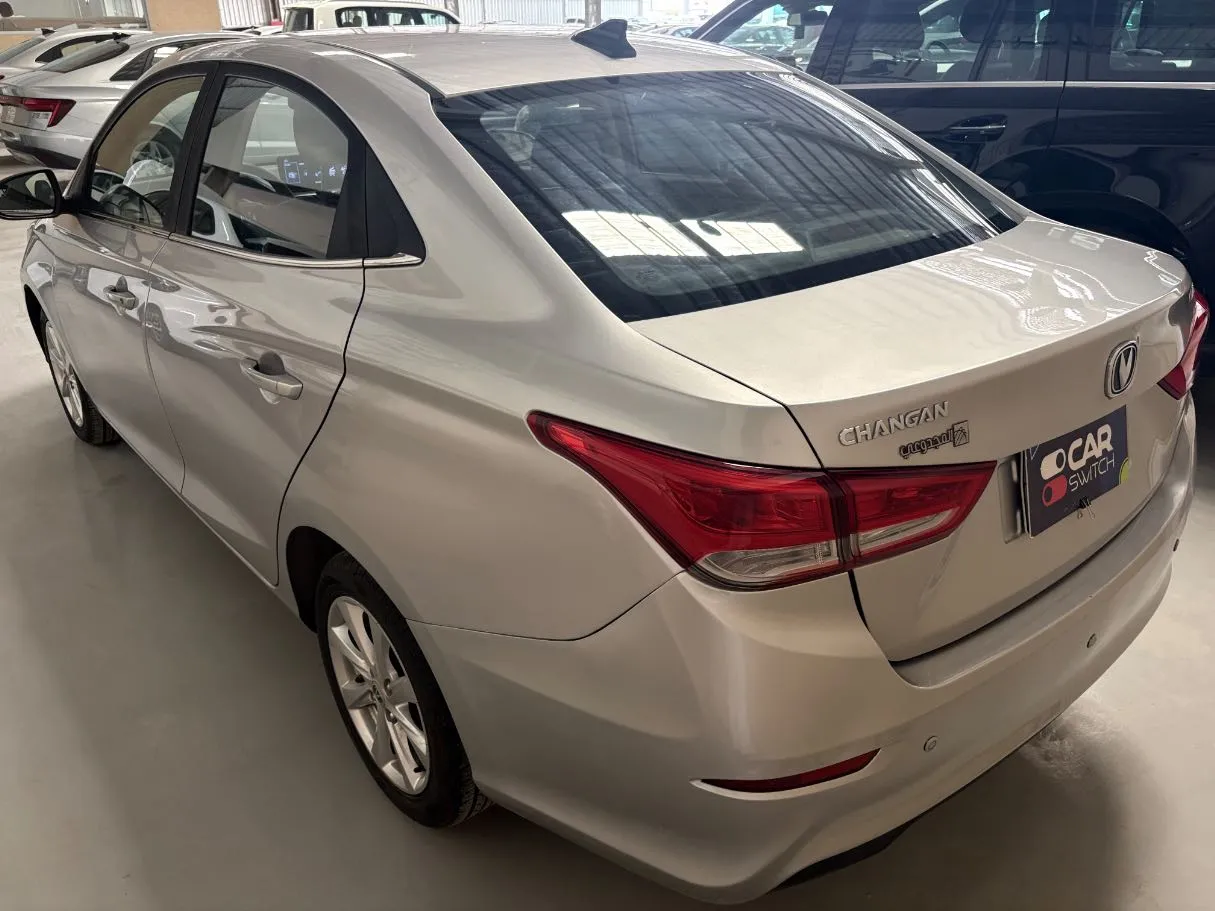 Car image 6