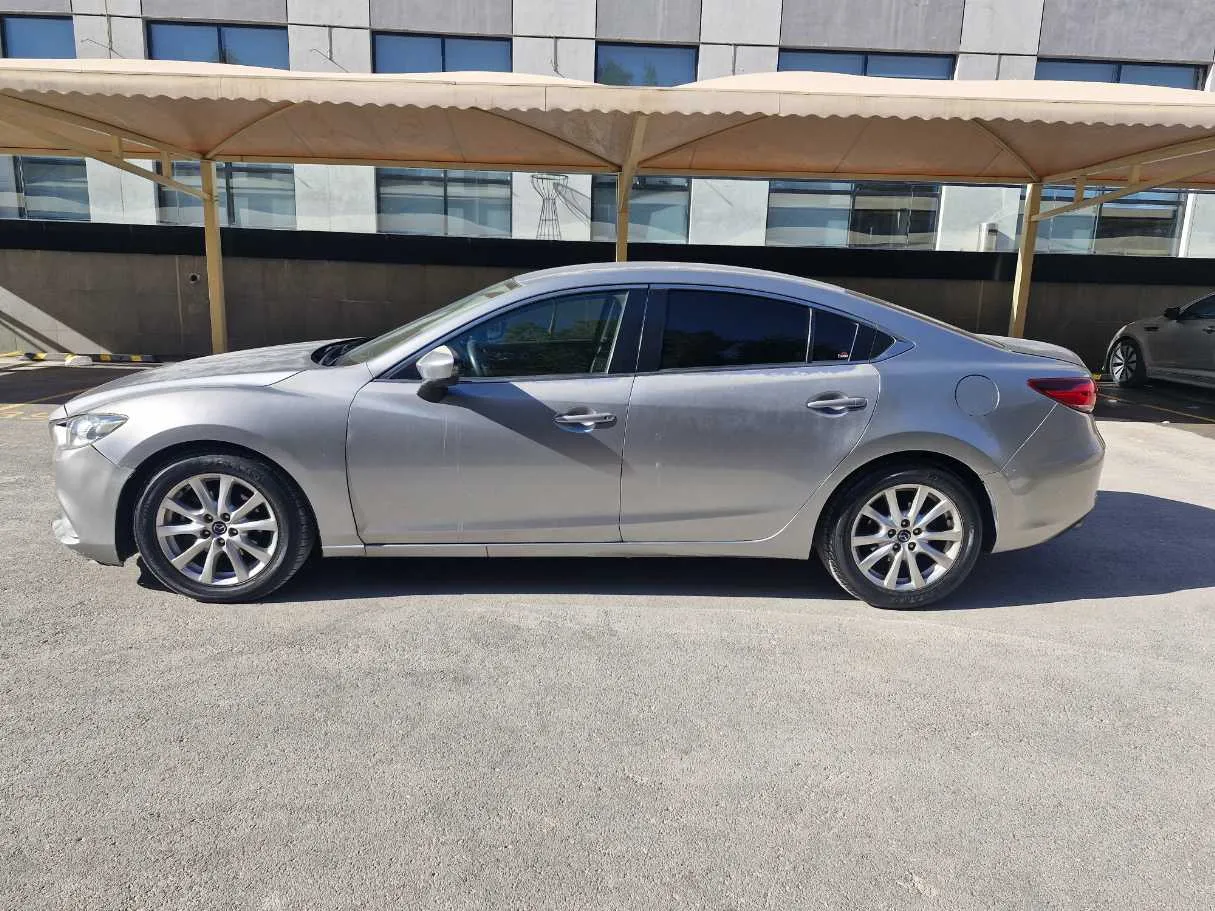 Car image 8
