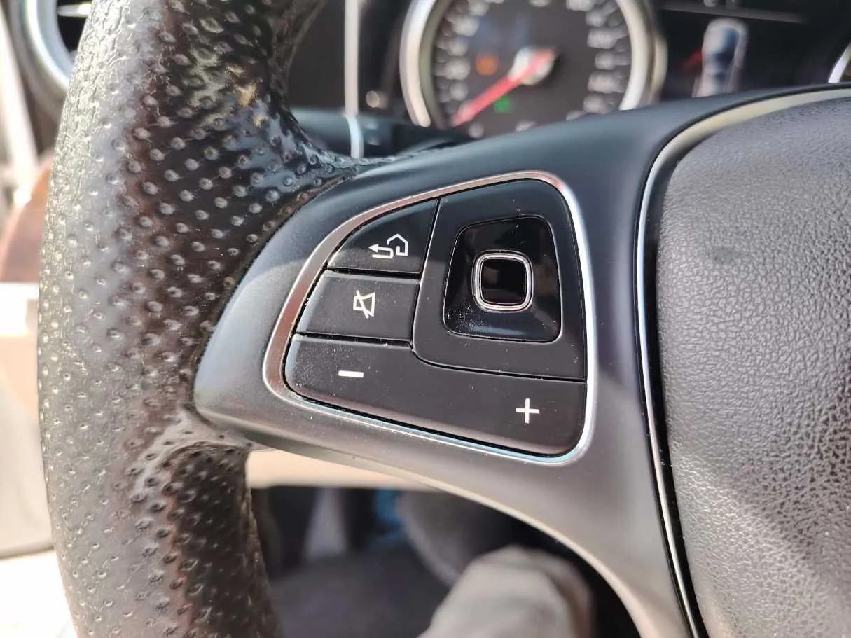 Car image 39