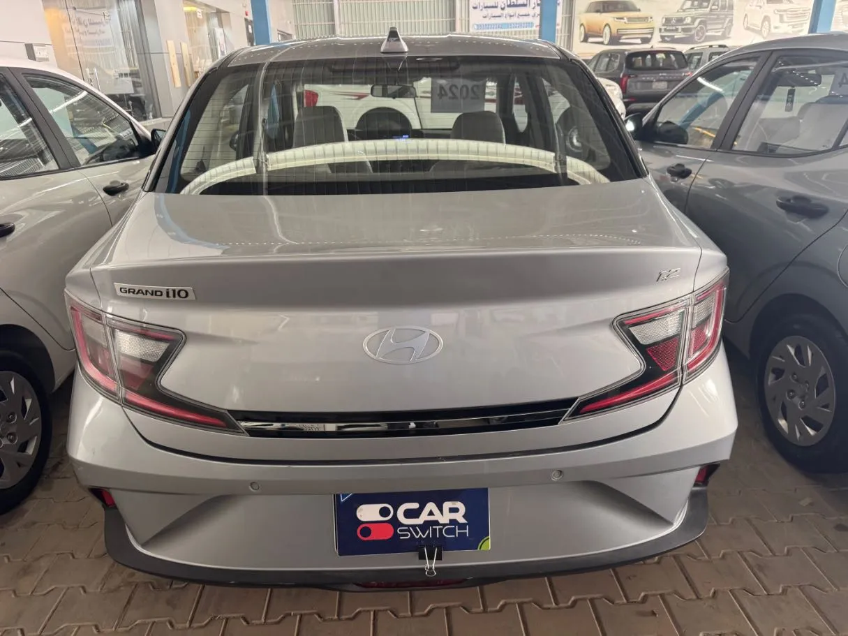Car image 5