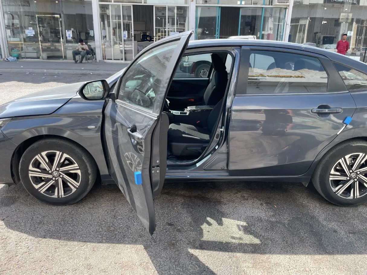 Car image 12