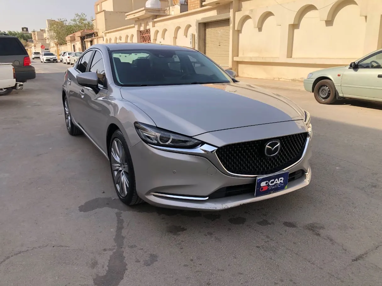 Car image 3