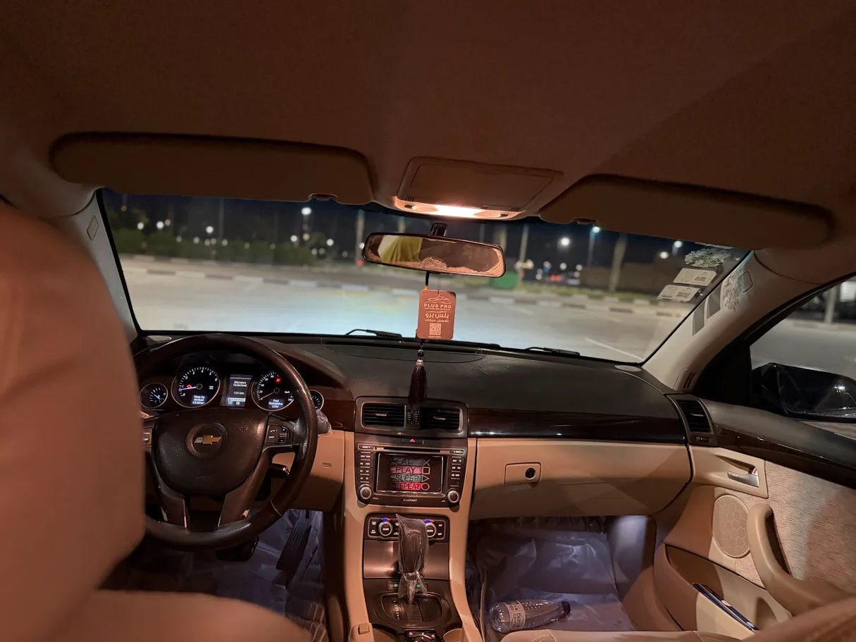 Car image 7