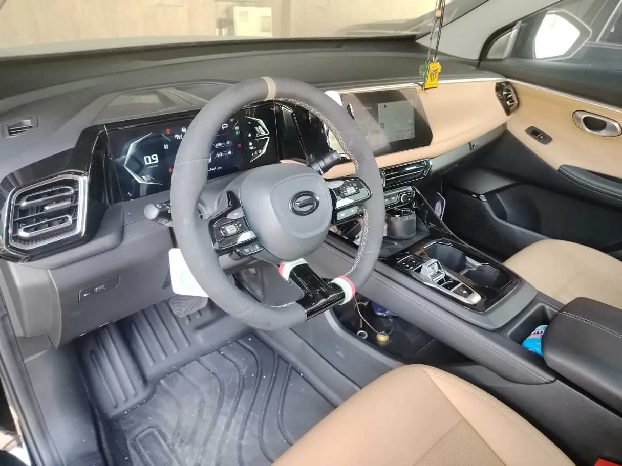 Car image 11