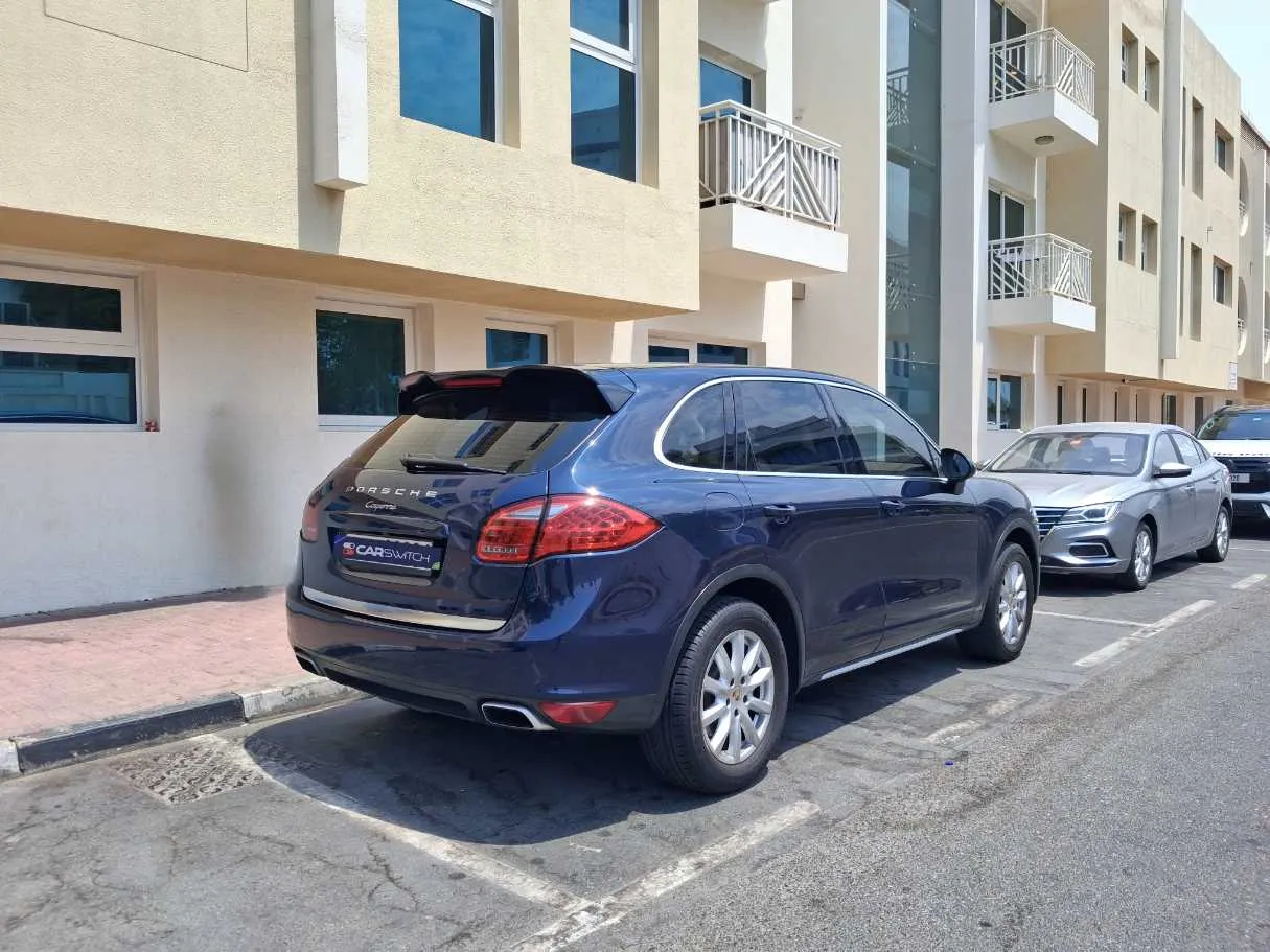 Car image 5