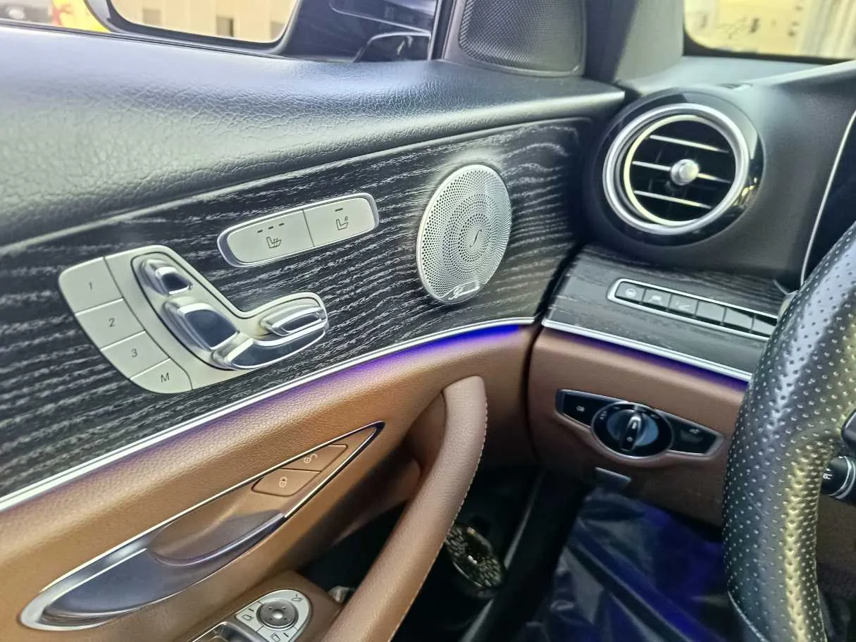 Car image 31
