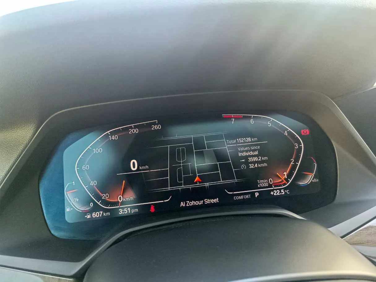 Car image 26
