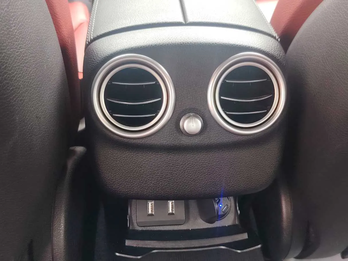 Car image 31