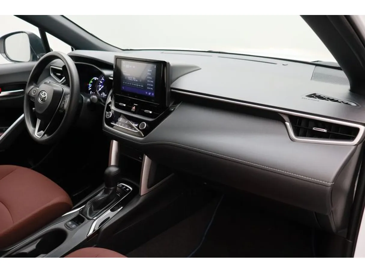 Car image 10