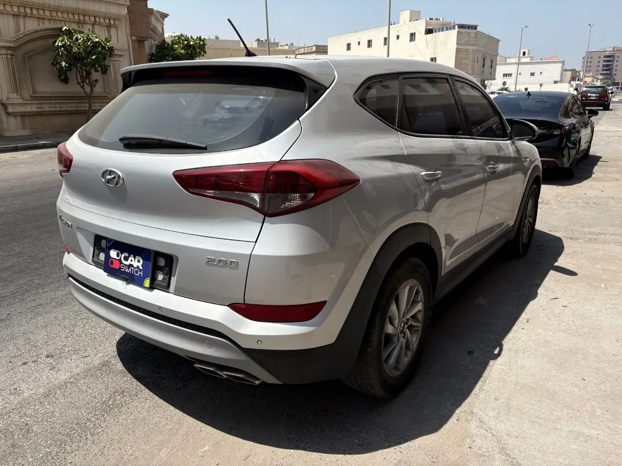 Car image 5