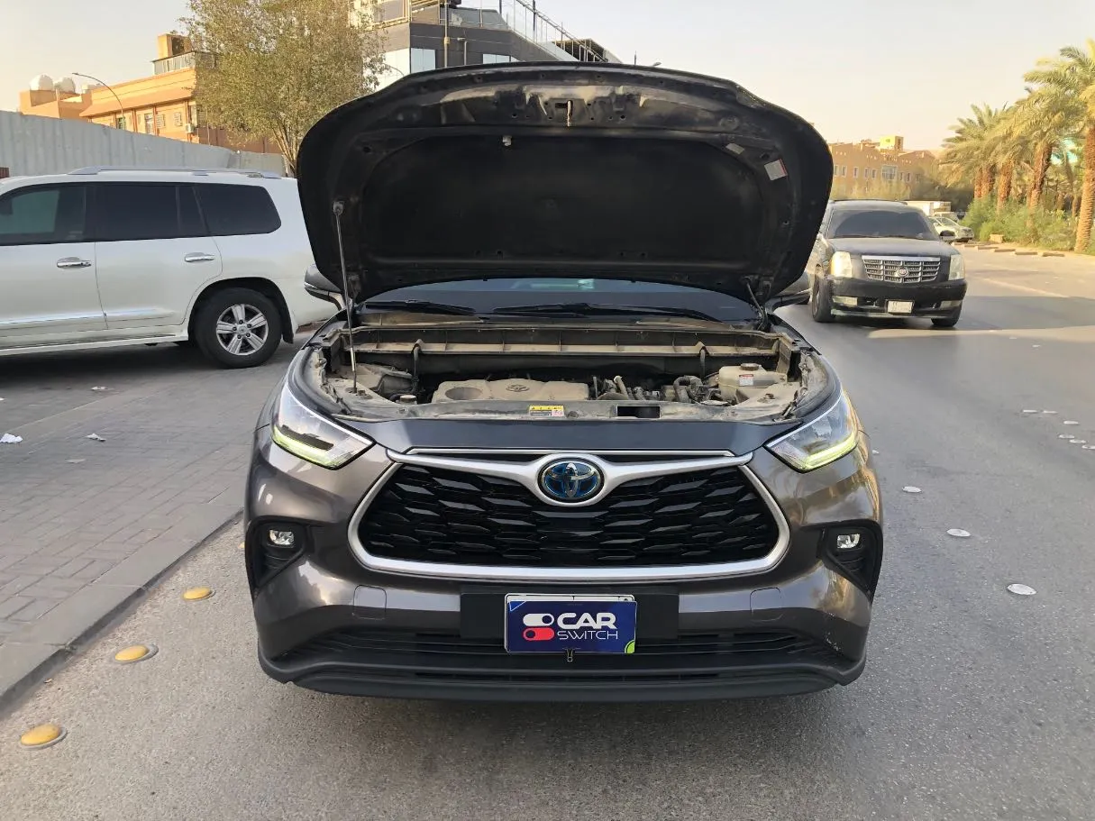 Car image 25