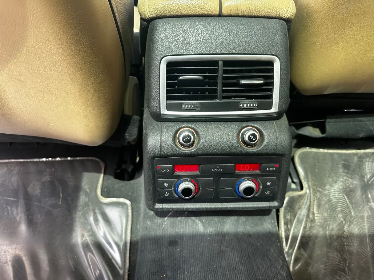 Car image 27