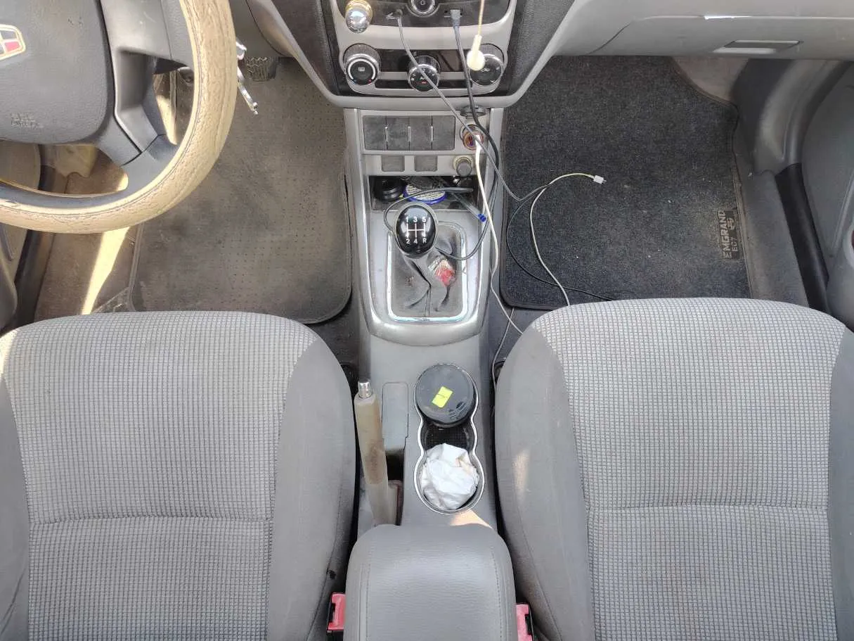 Car image 18
