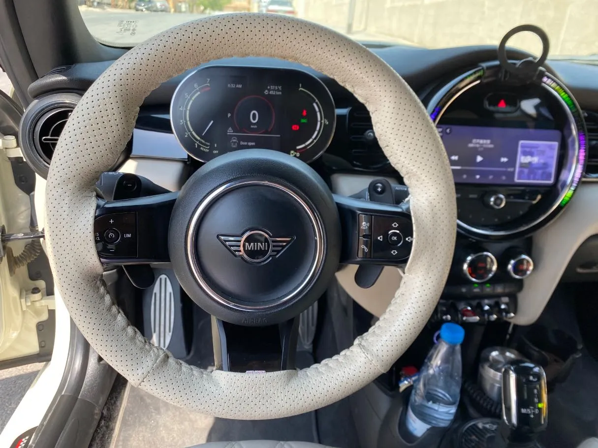 Car image 20