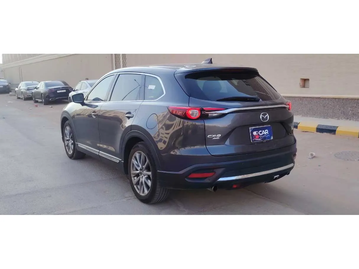 Car image 7