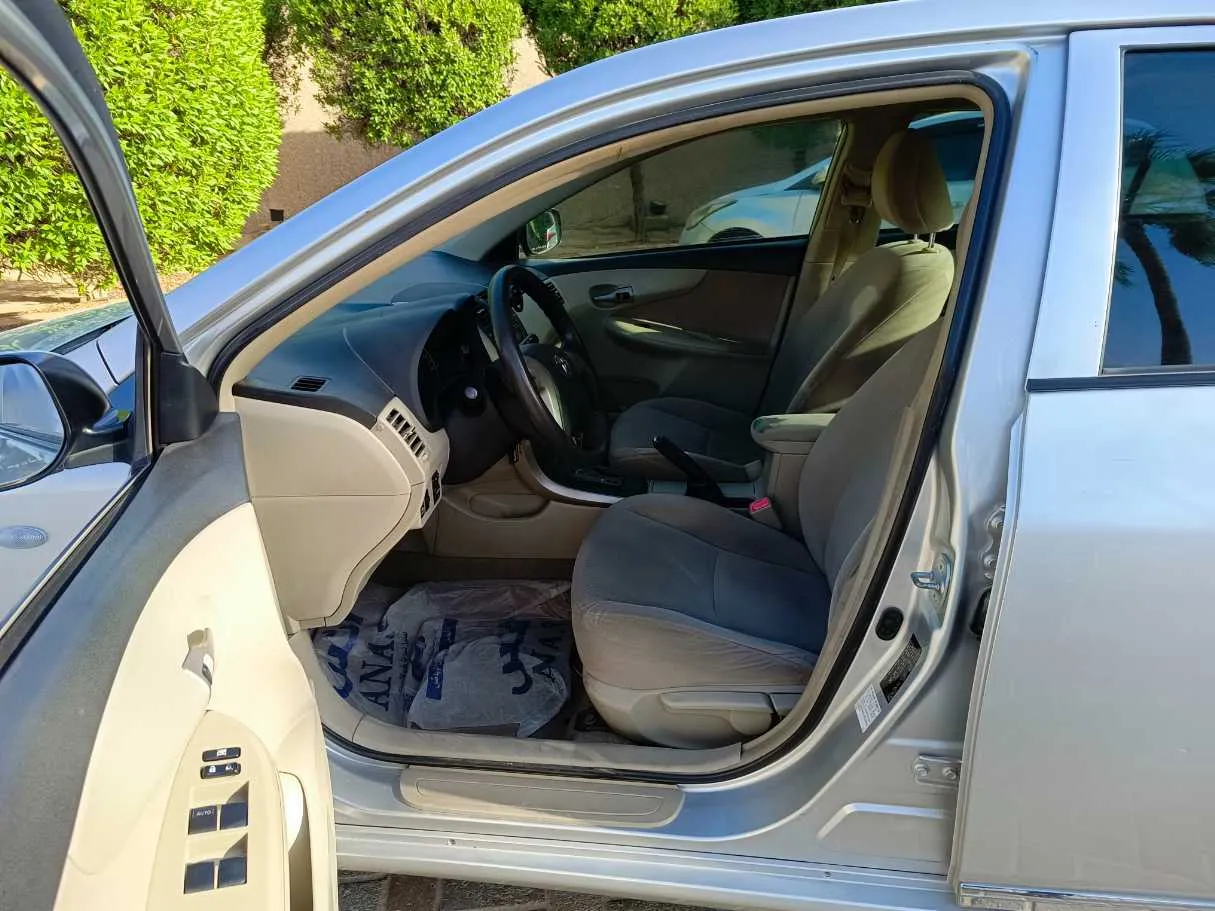 Car image 18