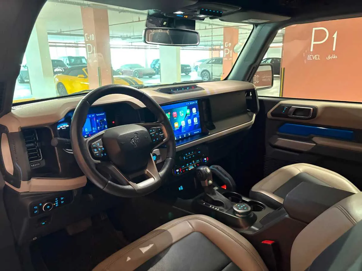 Car image 11
