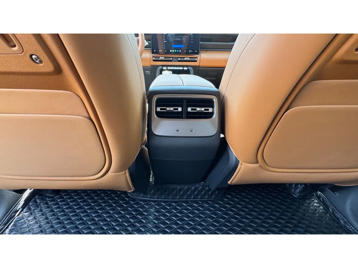 Car image 26
