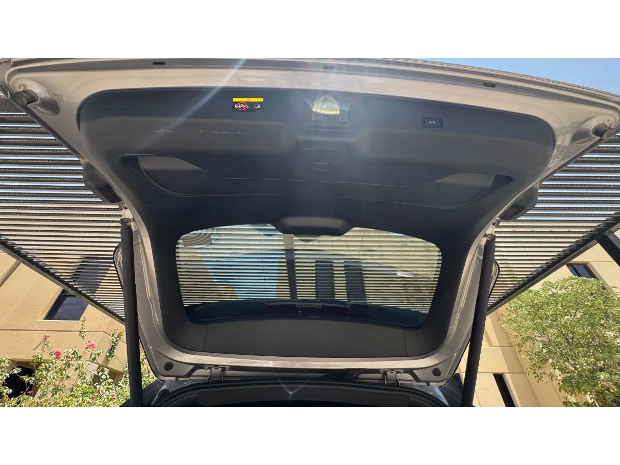 Car image 23