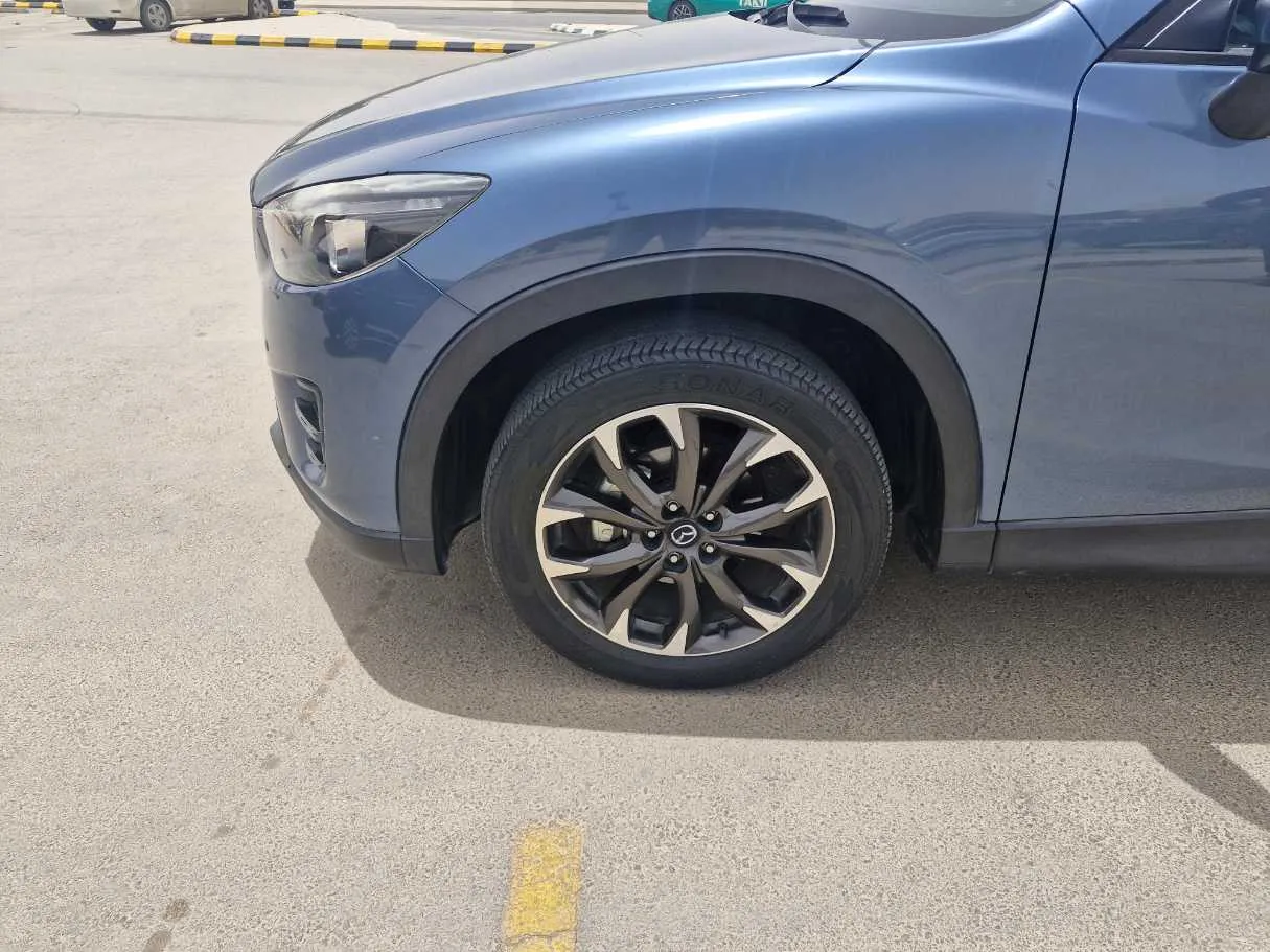 Car image 9