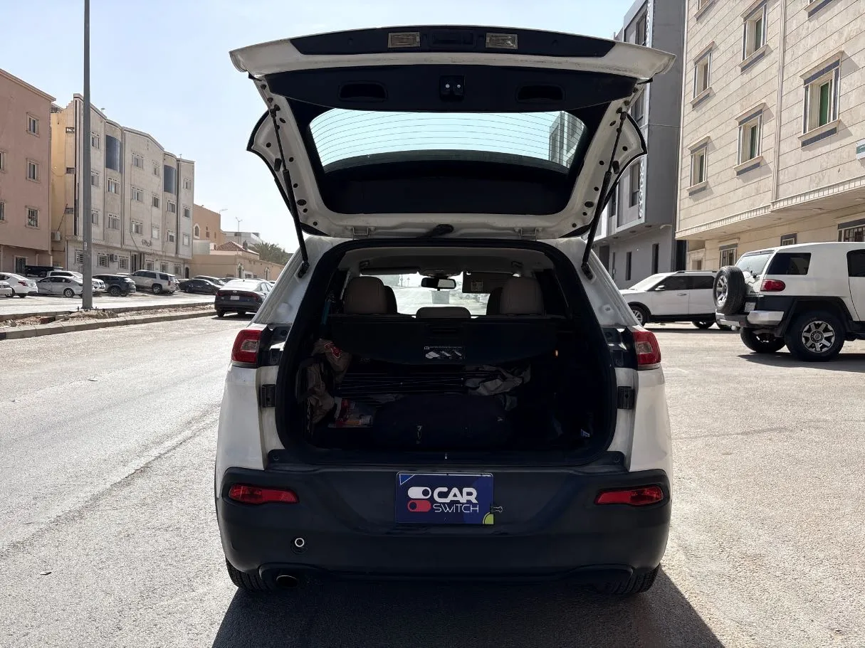 Car image 23