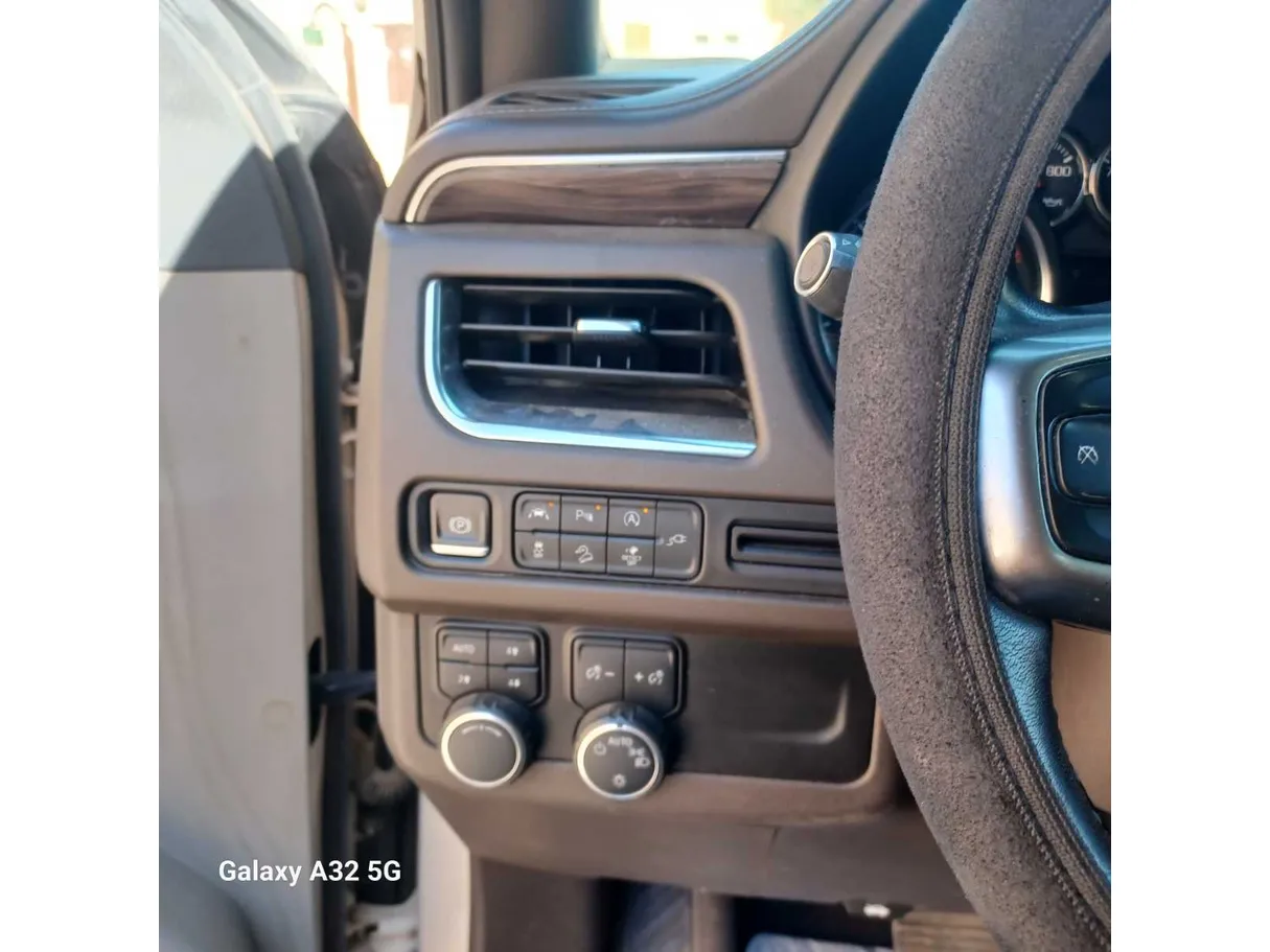 Car image 27