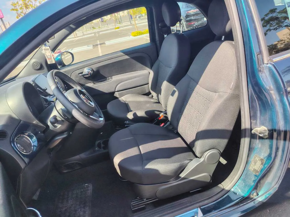 Car image 13
