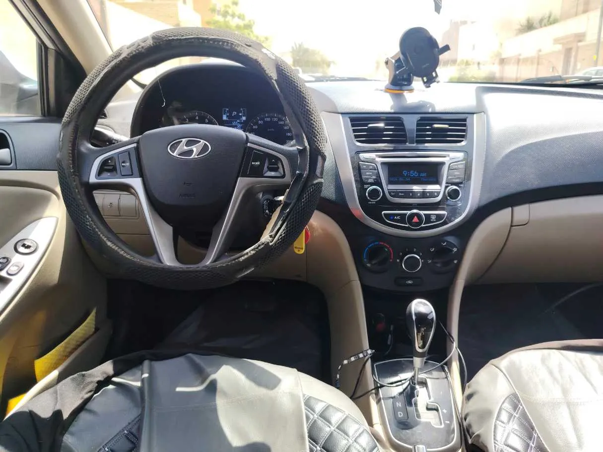 Car image 21