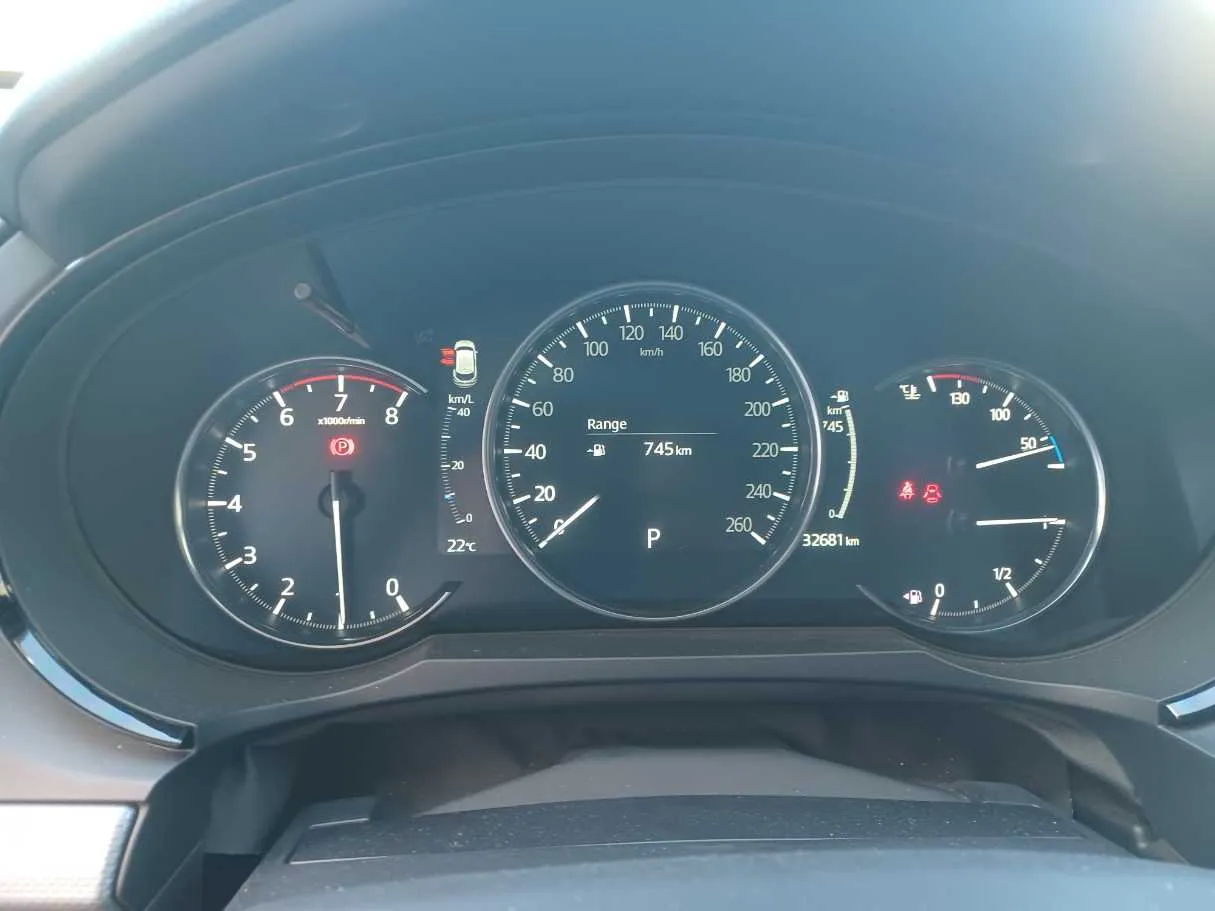 Car image 17