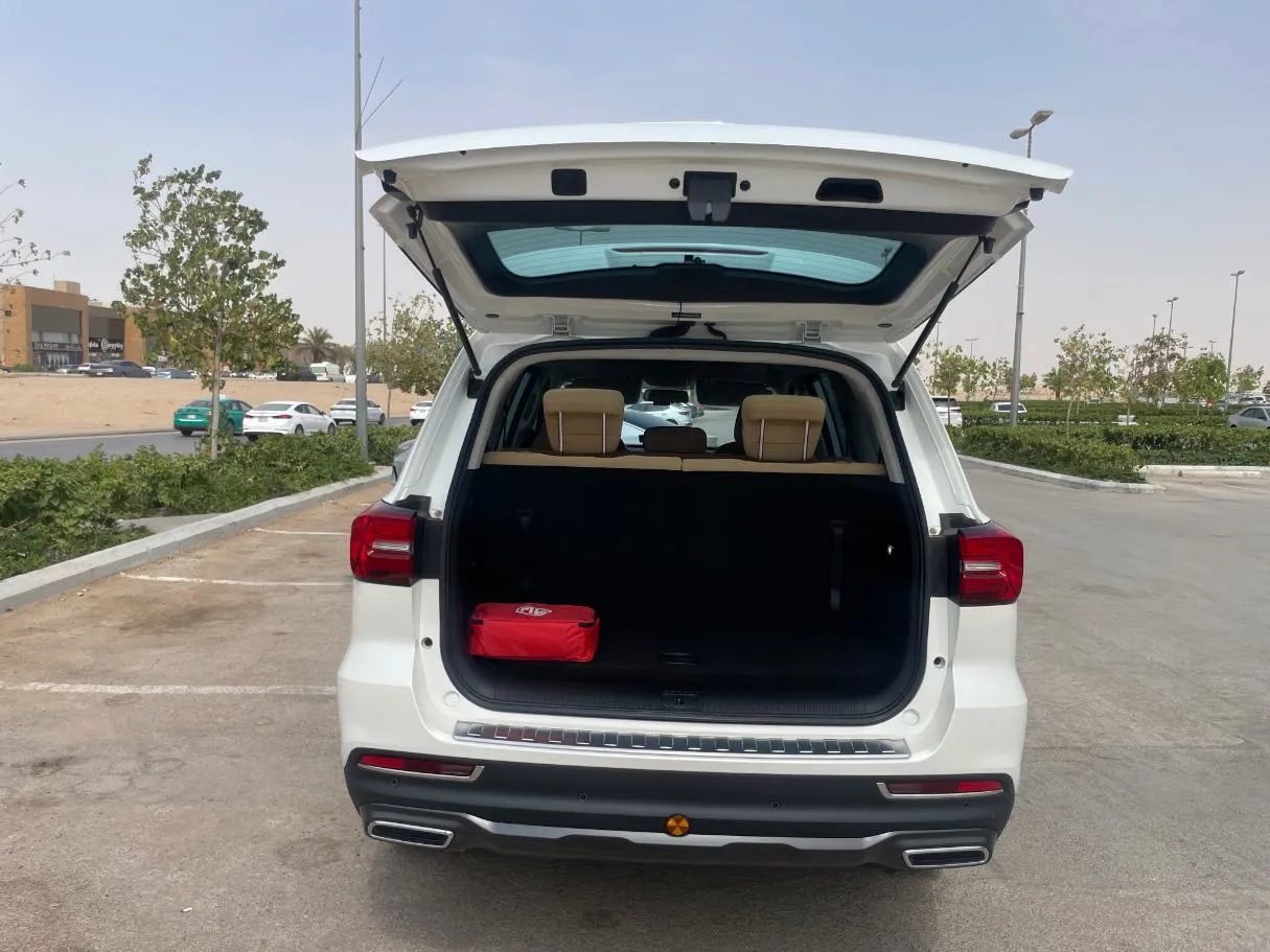 Car image 22