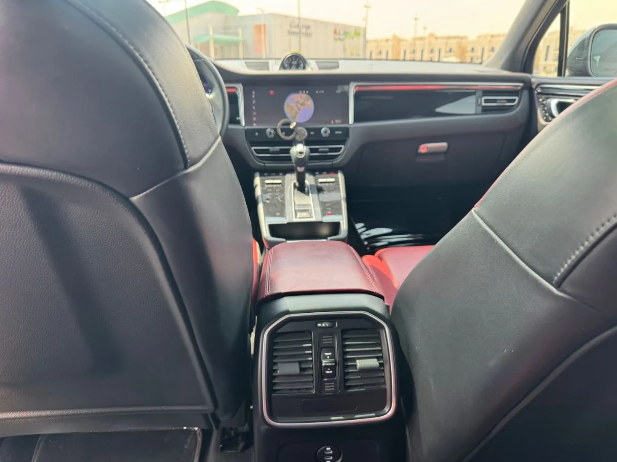 Car image 21