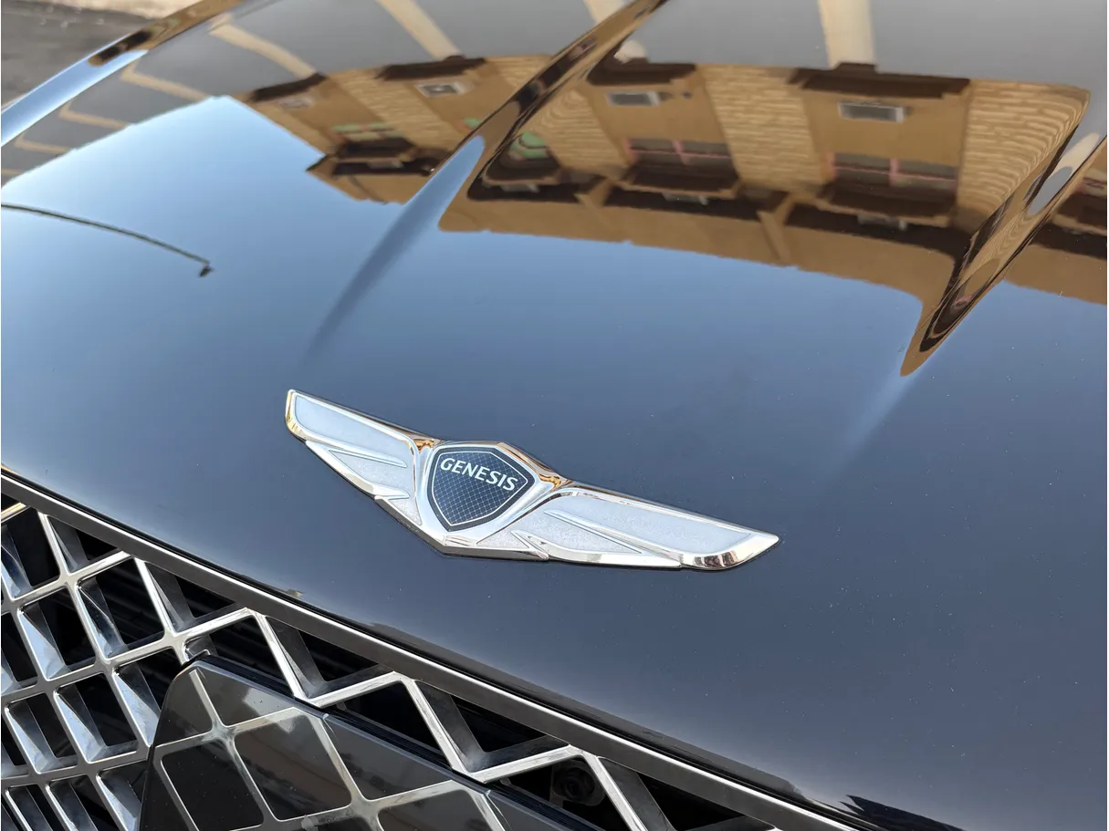 Car image 10
